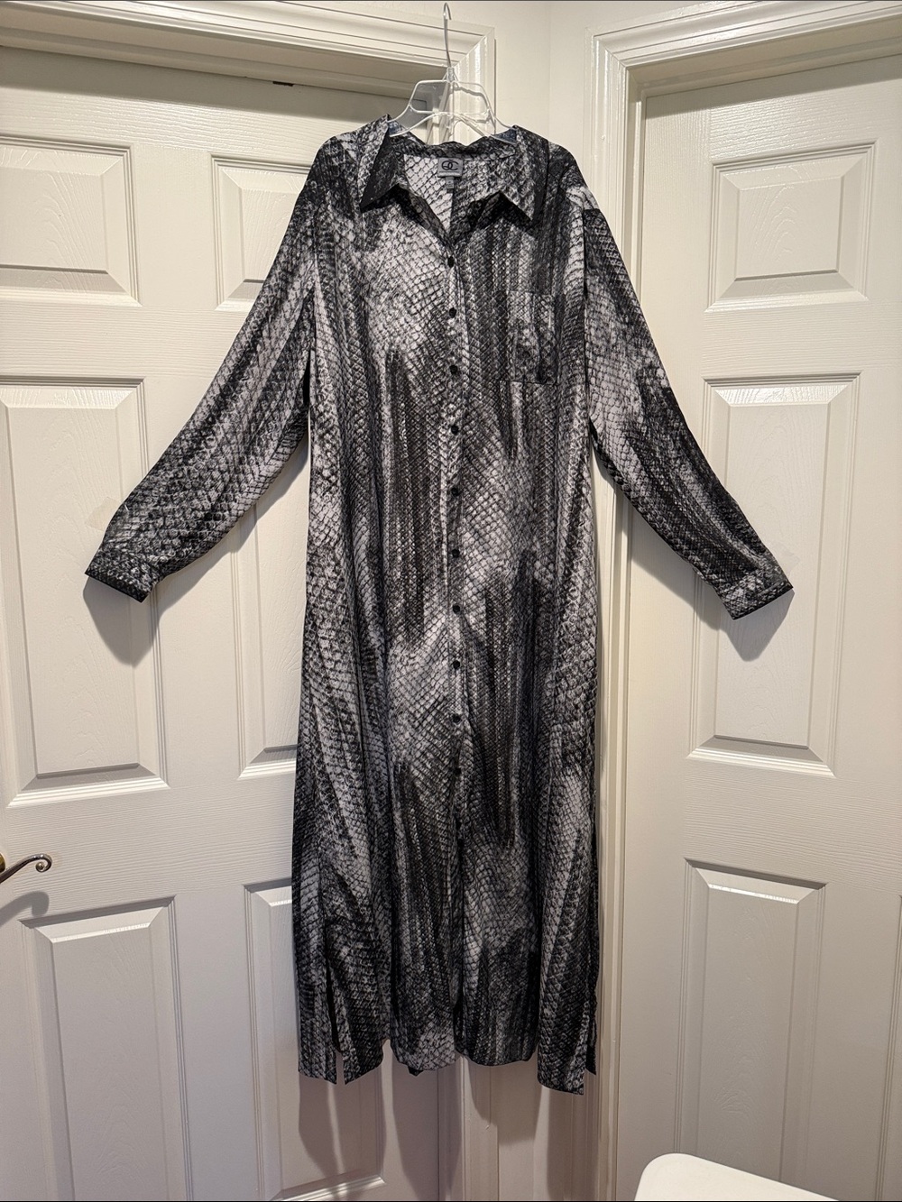 Black White Glam Button Down Beach CoverUp Caftan High Side Slits Sleeve Tabs 1X